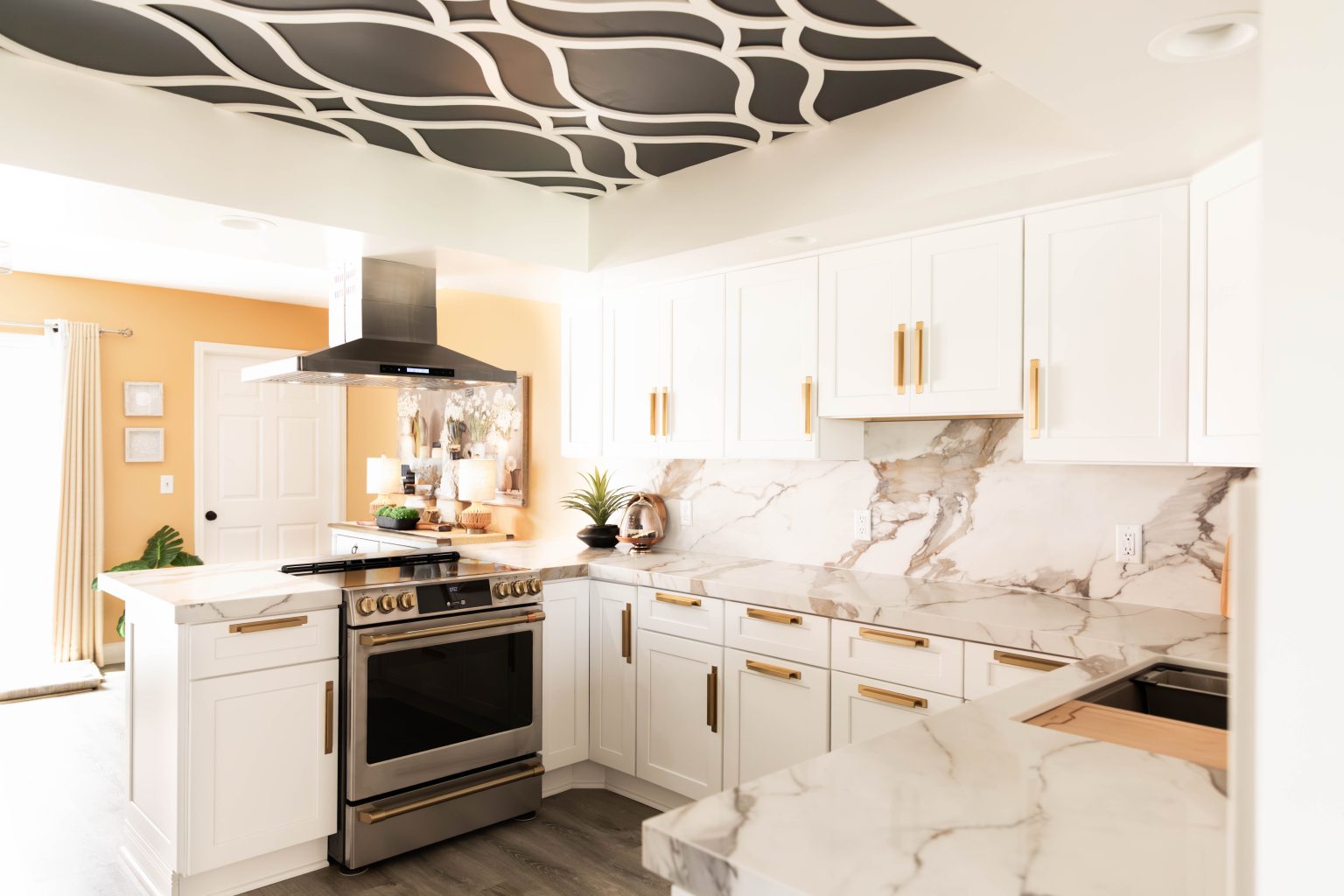 Overview of a recently renovated Ohio kitchen